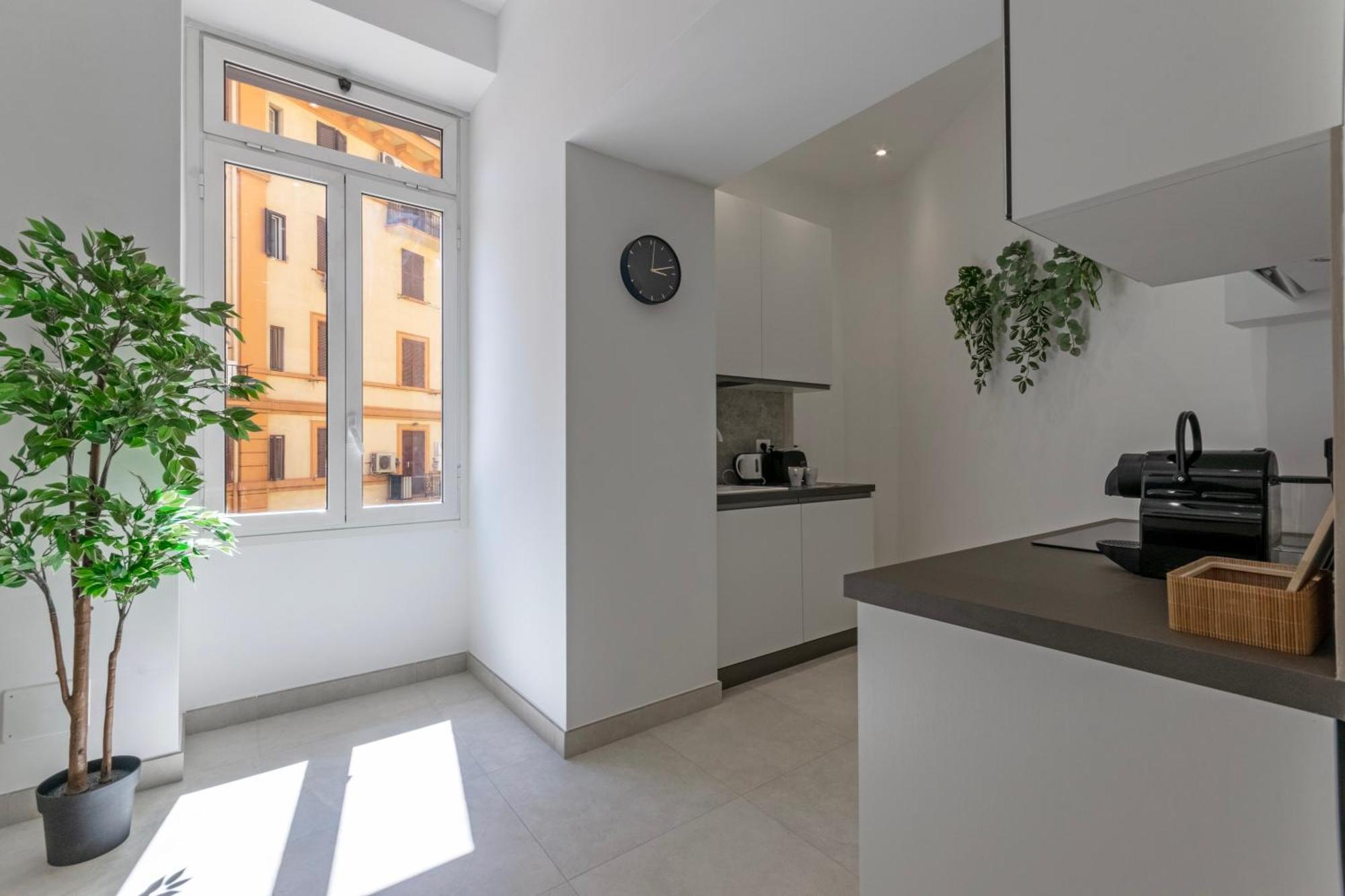 Near To Colosseum Re-house Apartment *