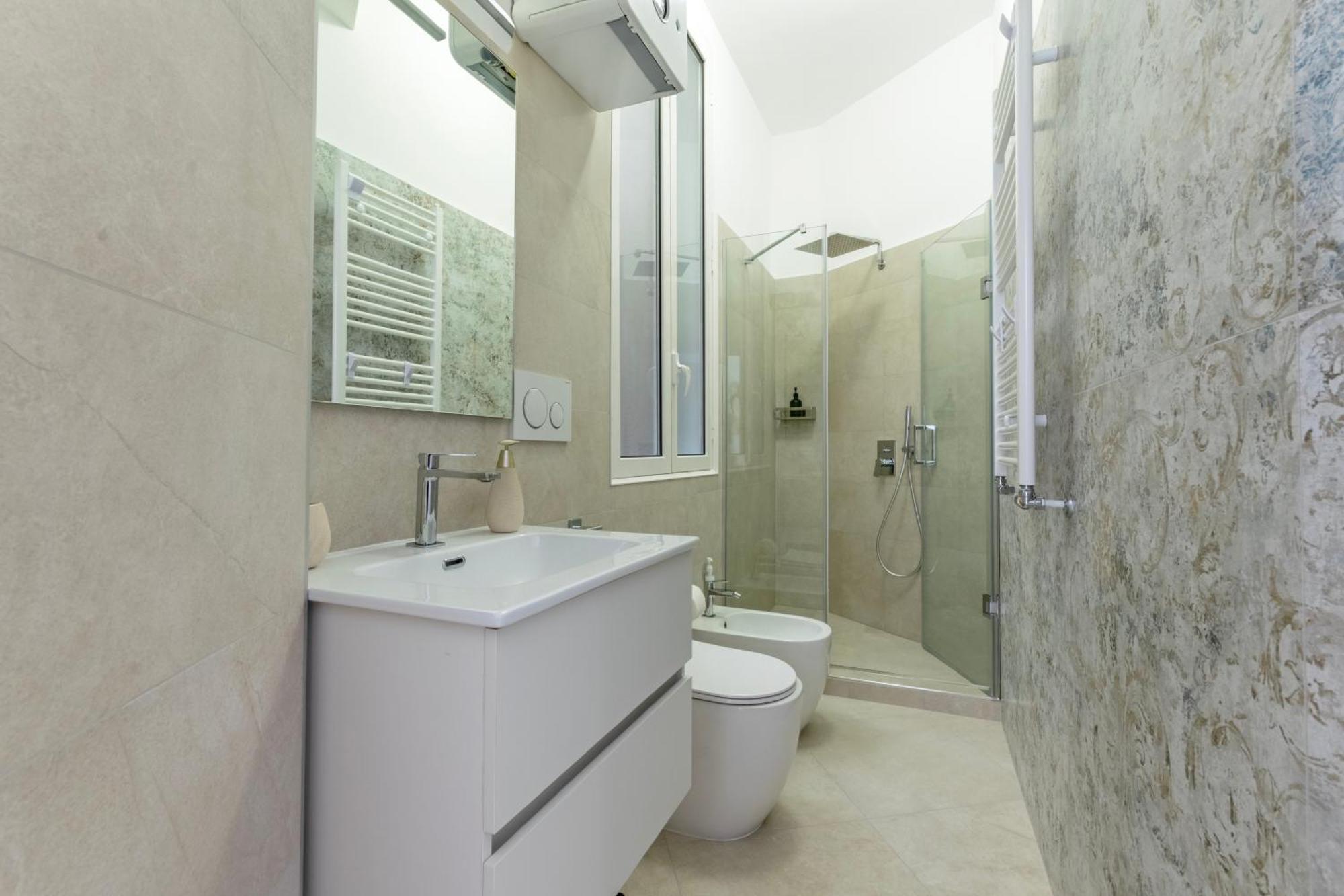 Near To Colosseum Re-house Apartment *