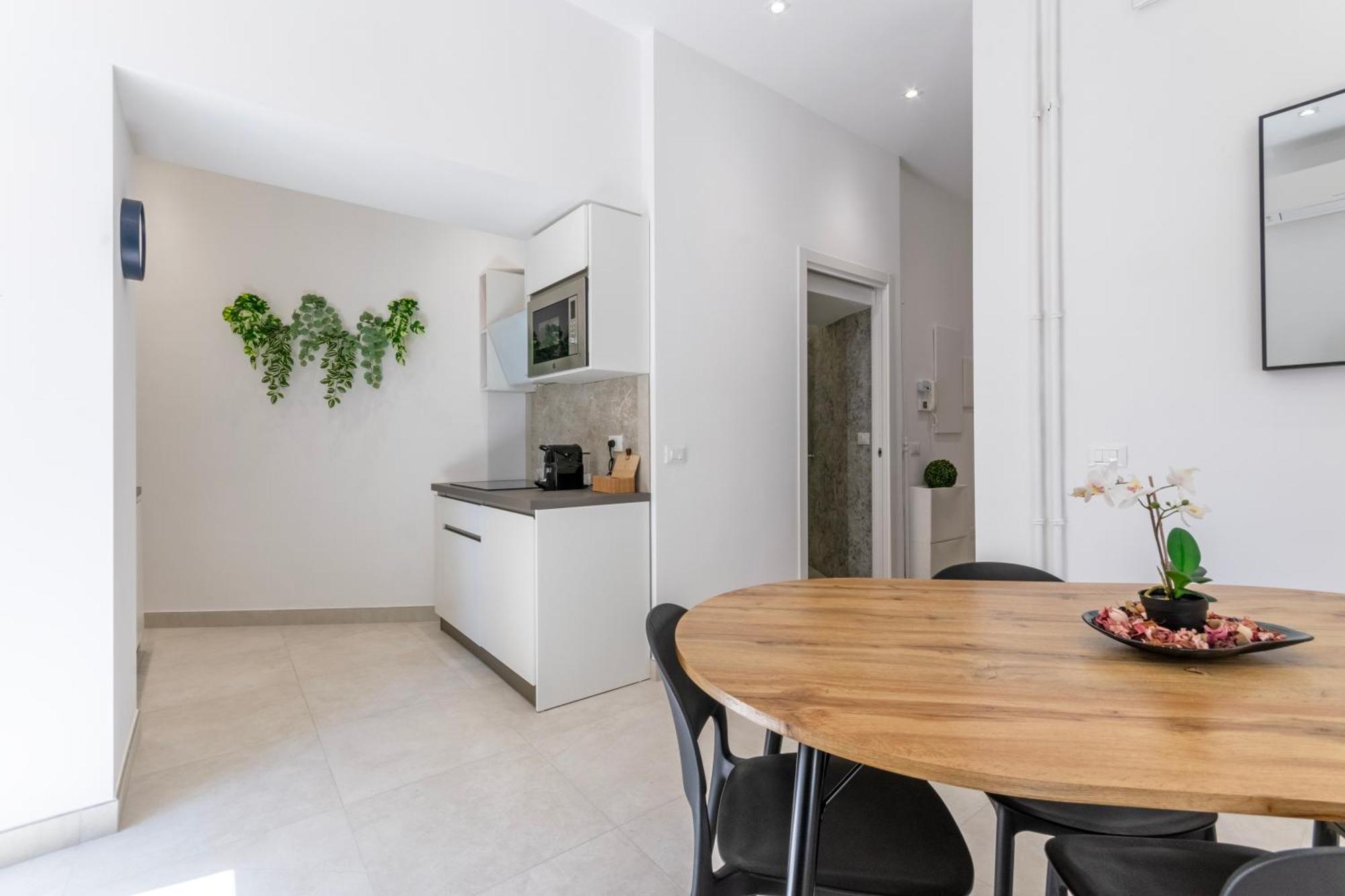 Near To Colosseum Re-house Apartment *